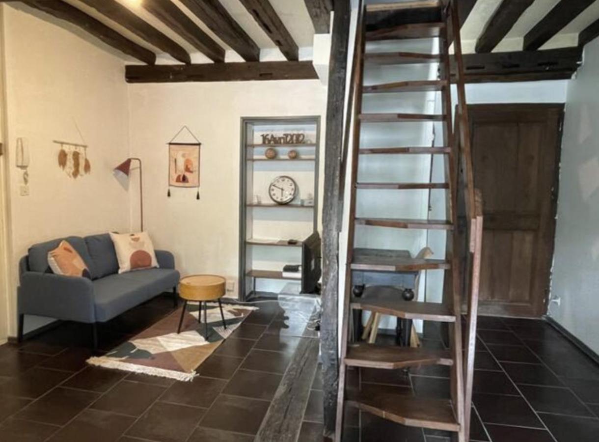 Petit T2 Duplex Centre Orleans Au Calme Apartment Exterior photo